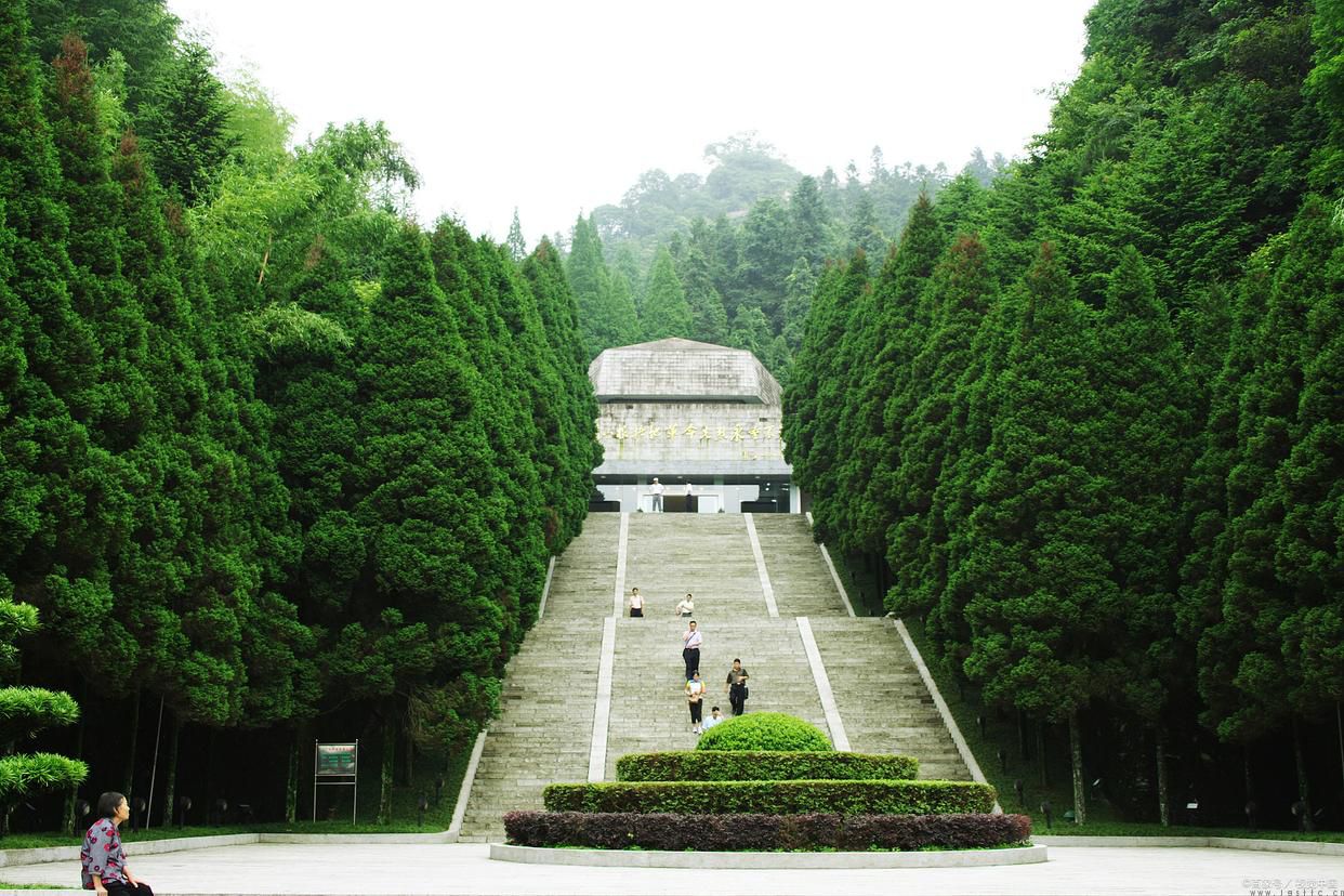 江西井冈山旅游攻略？井冈山请一个导游需要多少钱费用？